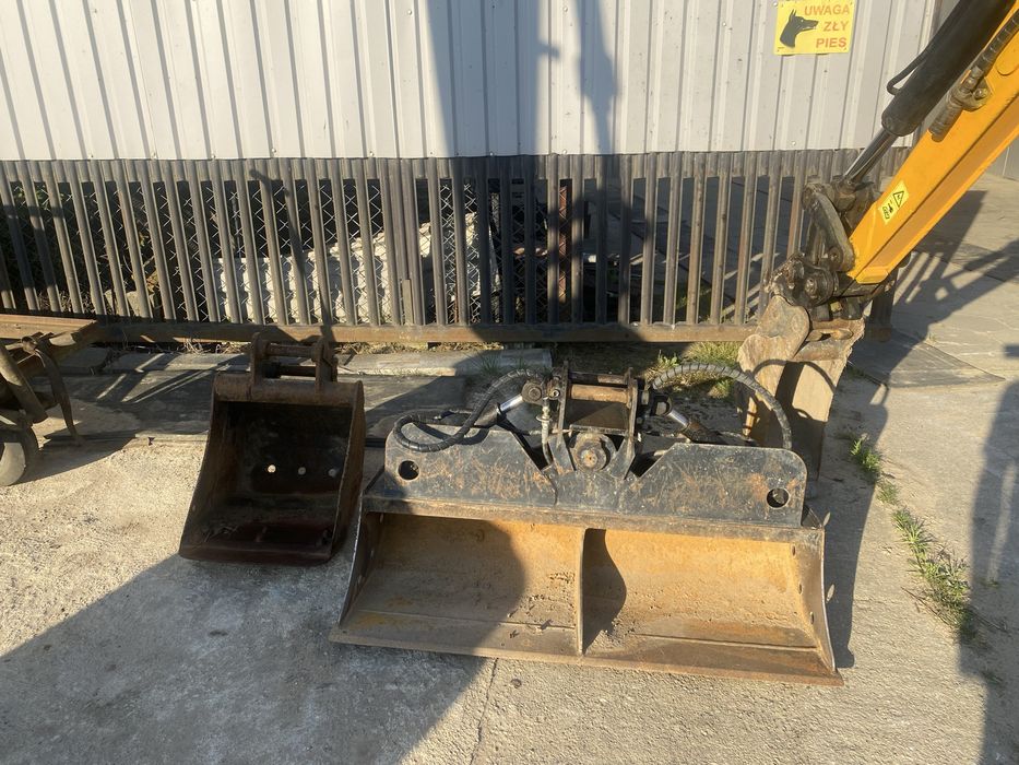 Minikoparka JCB 2013