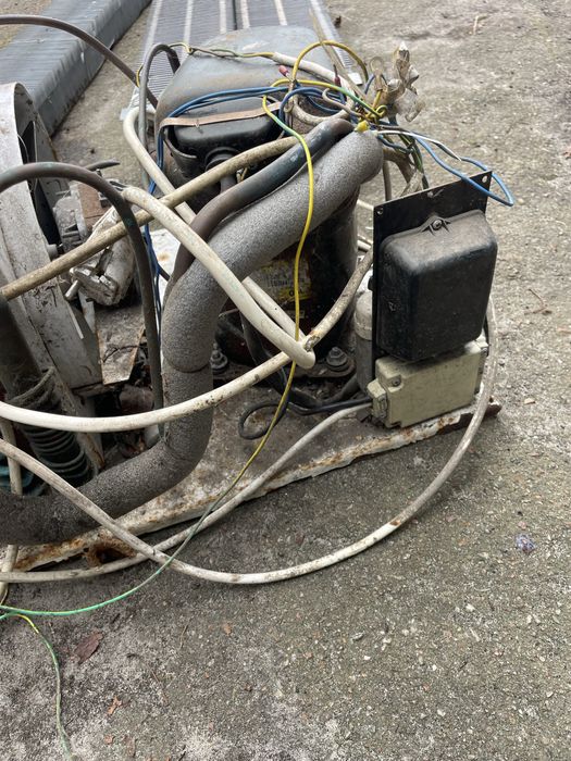 Компрессор и испаритель с холодильника