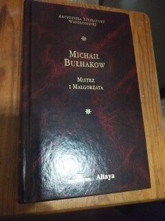 Mistrz i Małgorzata - Michail Bułhakow.