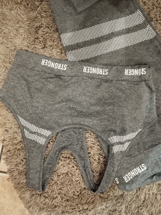 Костюм лосины и топ с чашками L