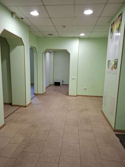 Продам приміщення на 5 Зарічному, Бродвей