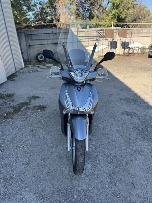 Продам Honda SH150