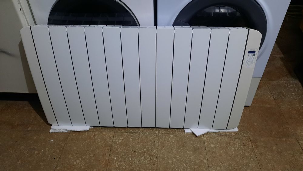 Aquecedor de parede. 1800W. Potente. Novo