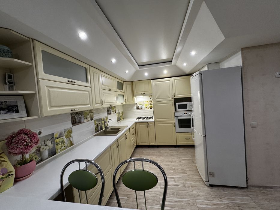 Оренда 2к дворівневої квартири з терасою біля Буча Пасаж