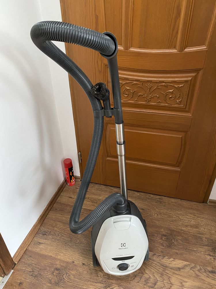 Odkurzacz Electrolux PD82-4MG Silent