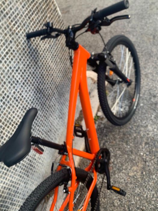 Bicicleta nova laranja
