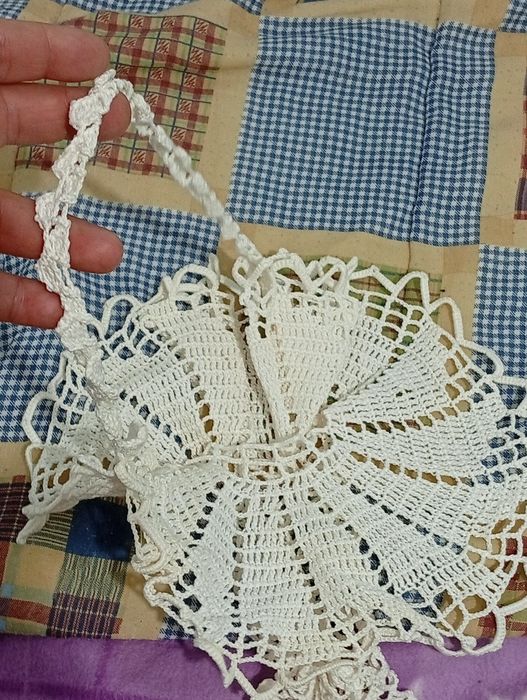 Conjunto de peças em Rendas feitas a mao
