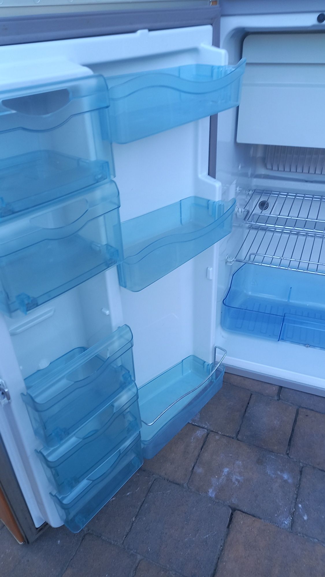 Lodówka turystyczna kempingowa Dometic