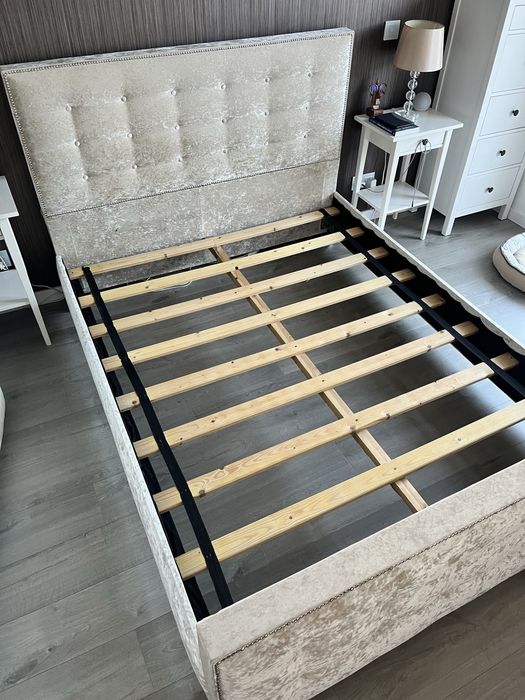 Cama 160x200cm - Bege - Veludo