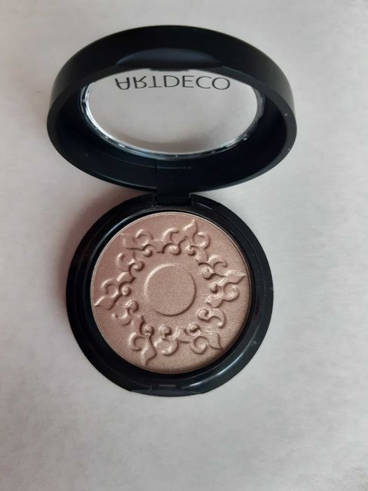 Cień do oczu ARTDECO Sunshine Eyeshadow, 21  Sand Beach, beżowy