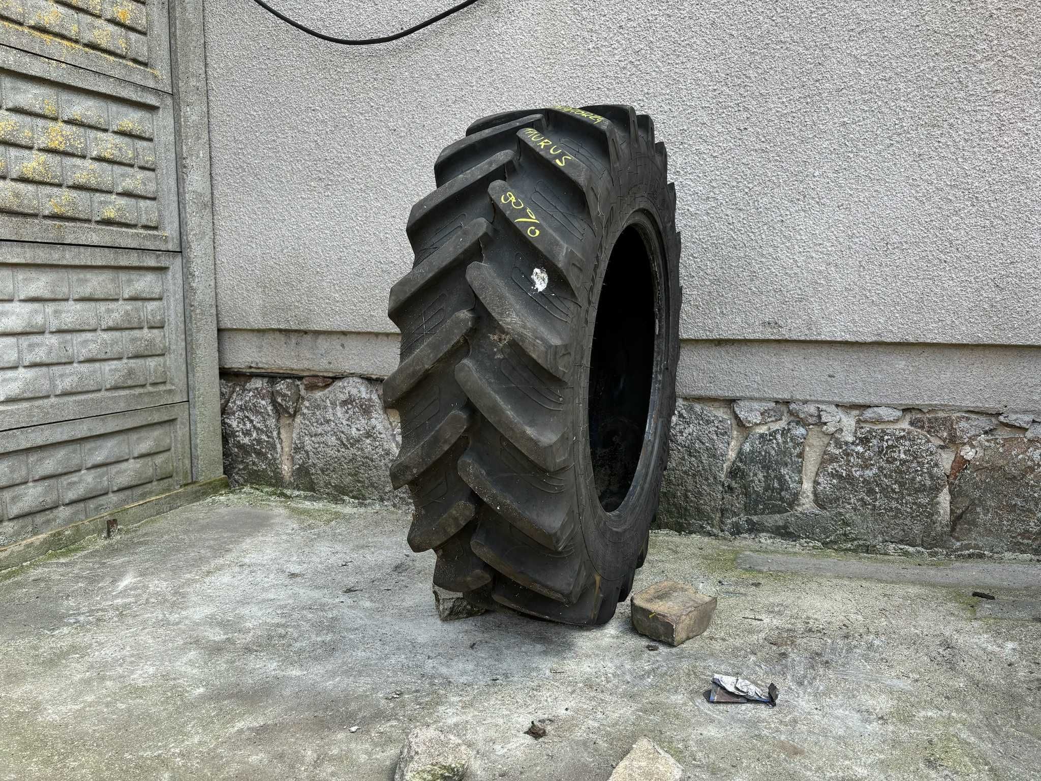 Opona Rolnicza 320/70/24 320/70R24 11.2R24 11.2/24 TAURUS POINT 70 90%