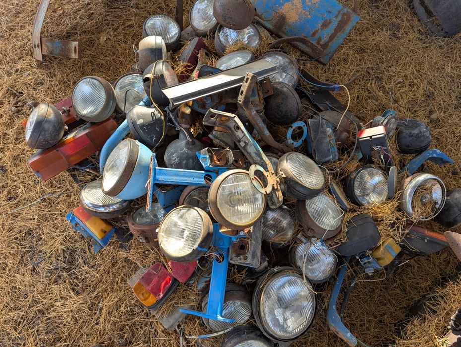 Фари мТз ЮМЗ т40 запчастини МТЗ ліхтарі кронштейни Кабіна мТз запчасти