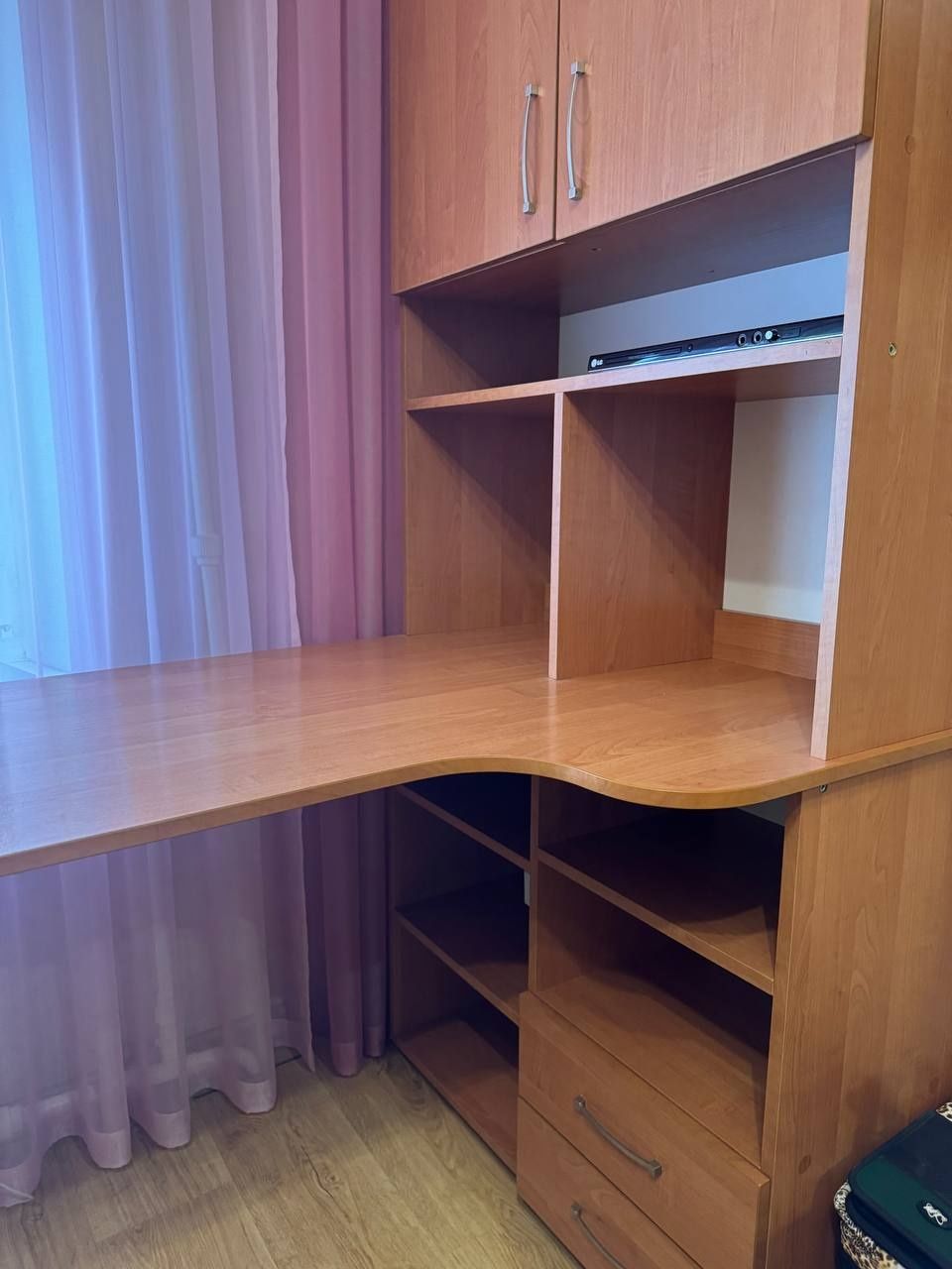 Меблі для школяра або офіса, кабінету