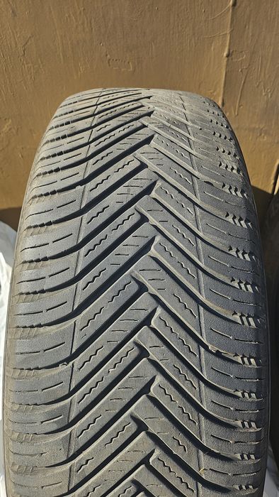 Opony wielosezonowe Hankook 225/65 R17