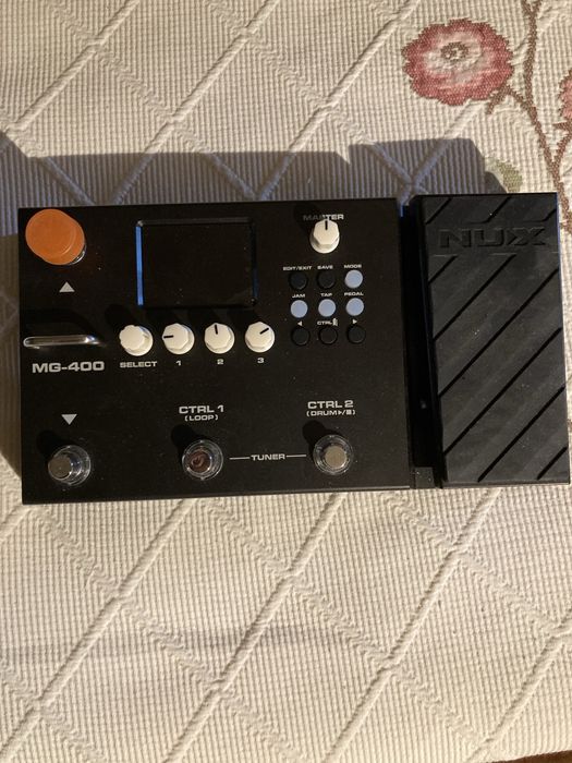 Pedaleira nux mg 400