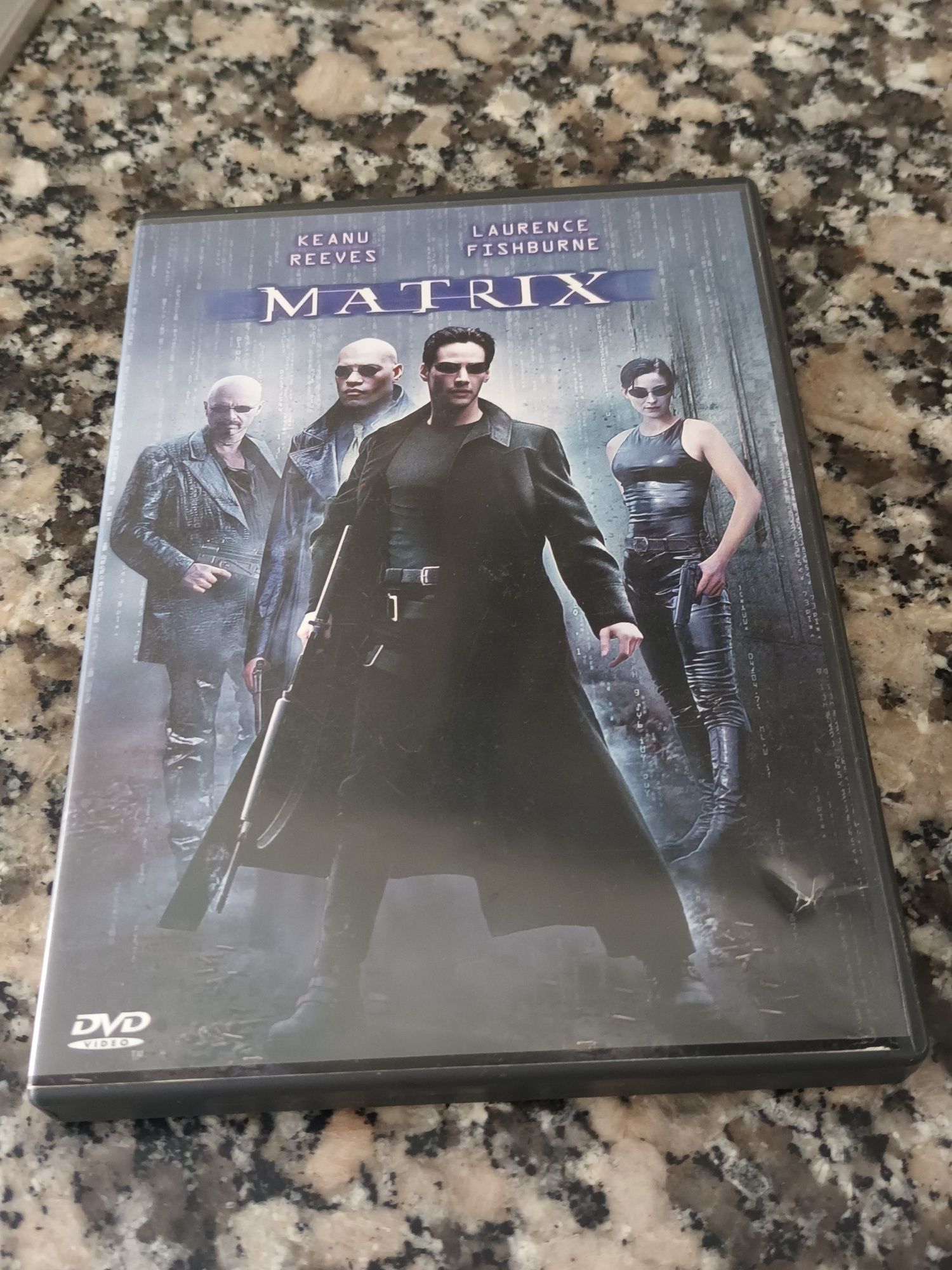 Vendo 9 DVD estado impecável  por 35euros