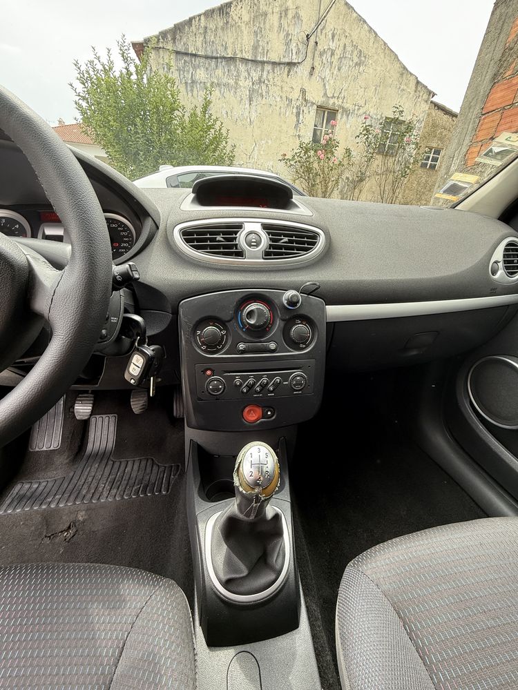 Renault clio comercial