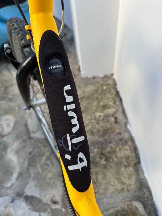 Bicicleta B’Twin Amarela – Urbana/Passeio – Em bom estado