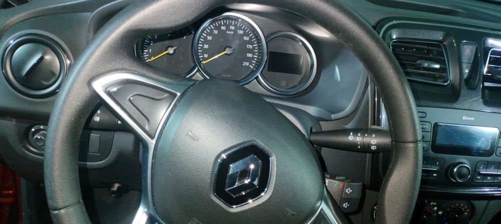 Рено Сандеро 2020