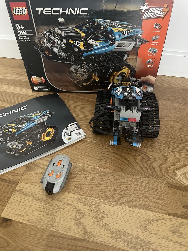 LEGO Technic 42095 Sterowana wyścigówka kaskaderska