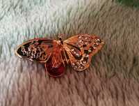 Красива брошка Метелик
