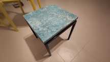 Mesa apoio vintage anos 60 tampo 35x35cm pedra natural