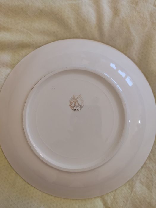 Посуд, тарілки фаянсові (Франція)