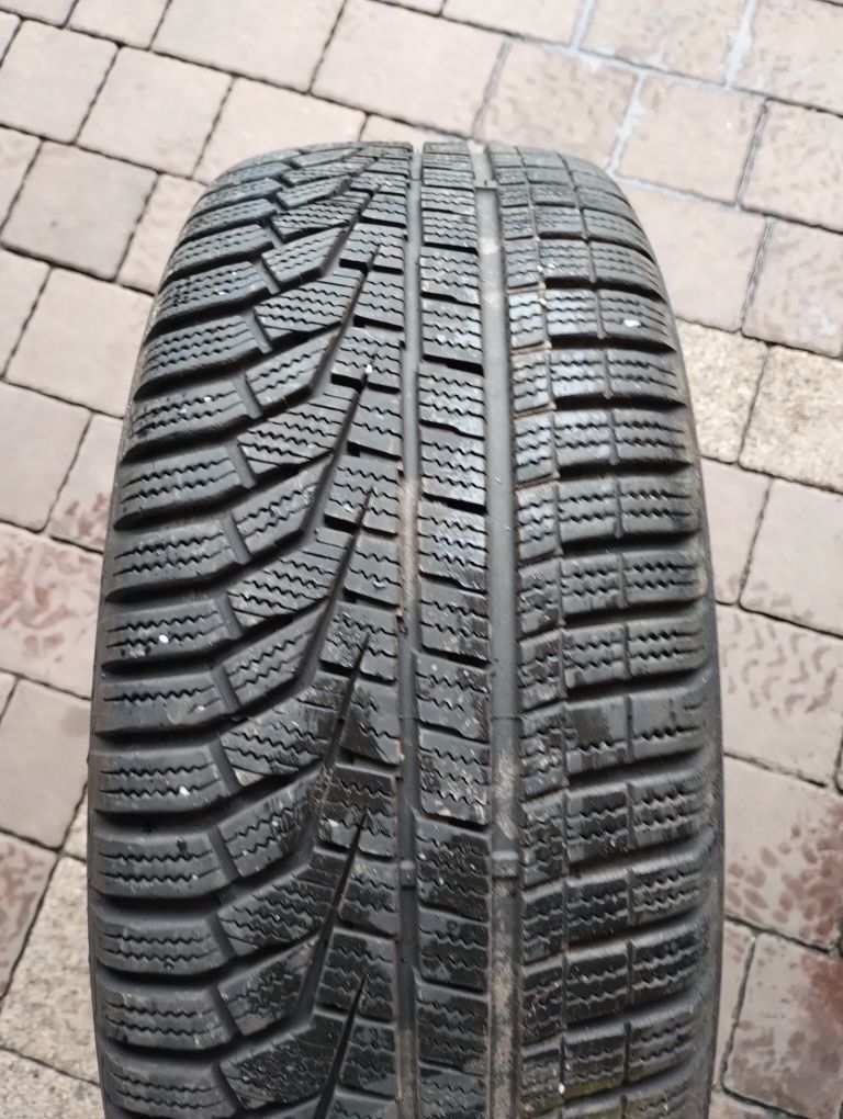 Komplet opon zimowych 215/55 R16 HANKOOK 2021