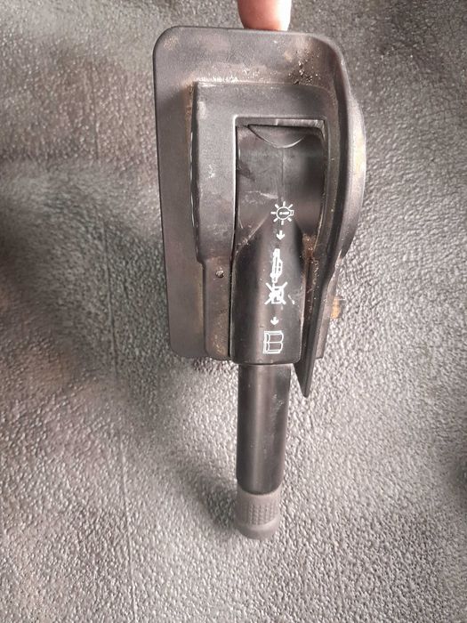 Mercedes W211 Kombi Przycisk Przełącznik Haka Holowniczego