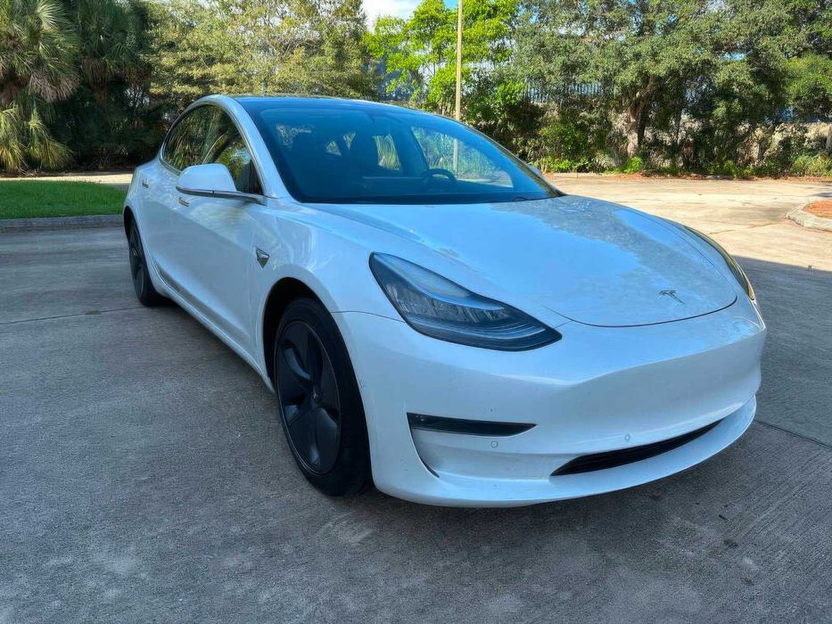 Tesla Model 3 Long Range      2019