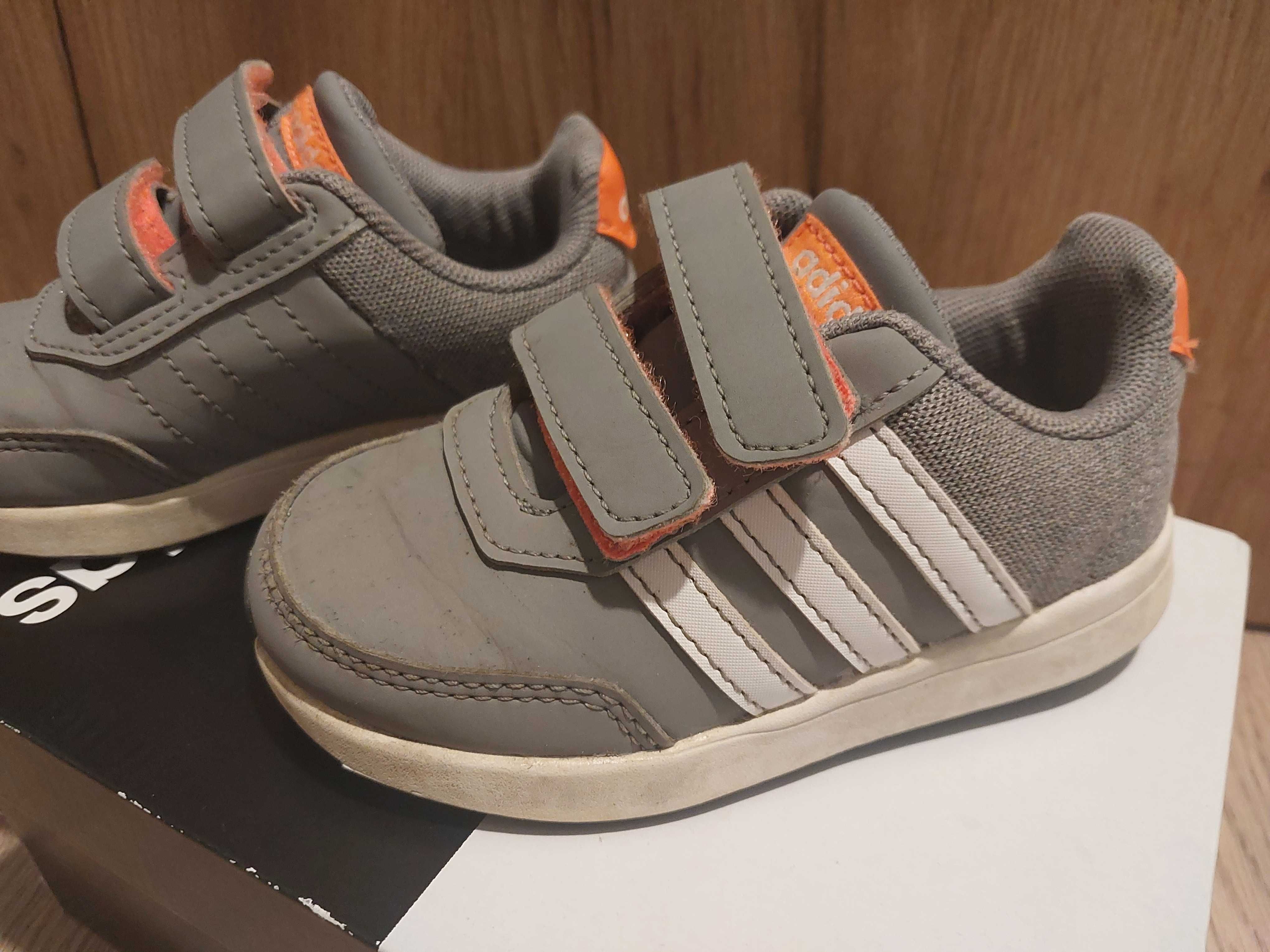 Buty Adidas 23 szare dla chłopca