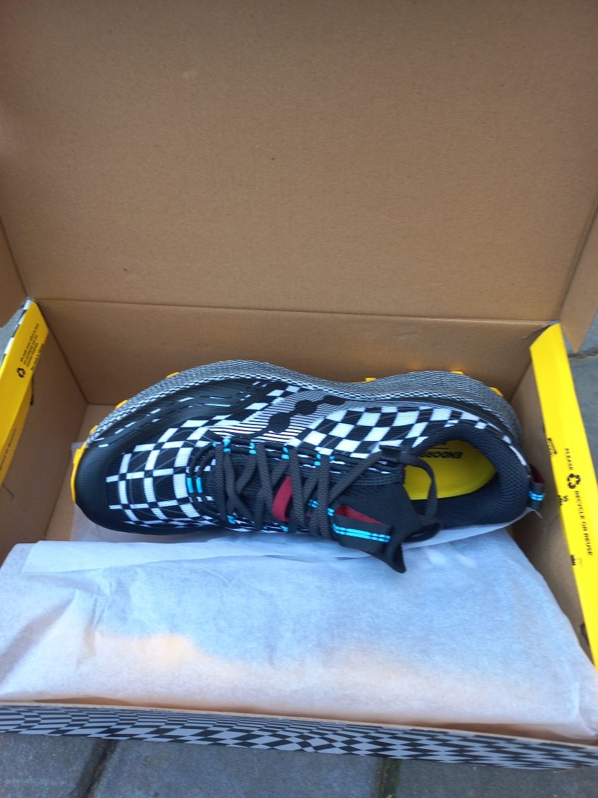 ОРИГІНАЛ Нові кросівки saucony 43,44,45,46,47,48 розмір
