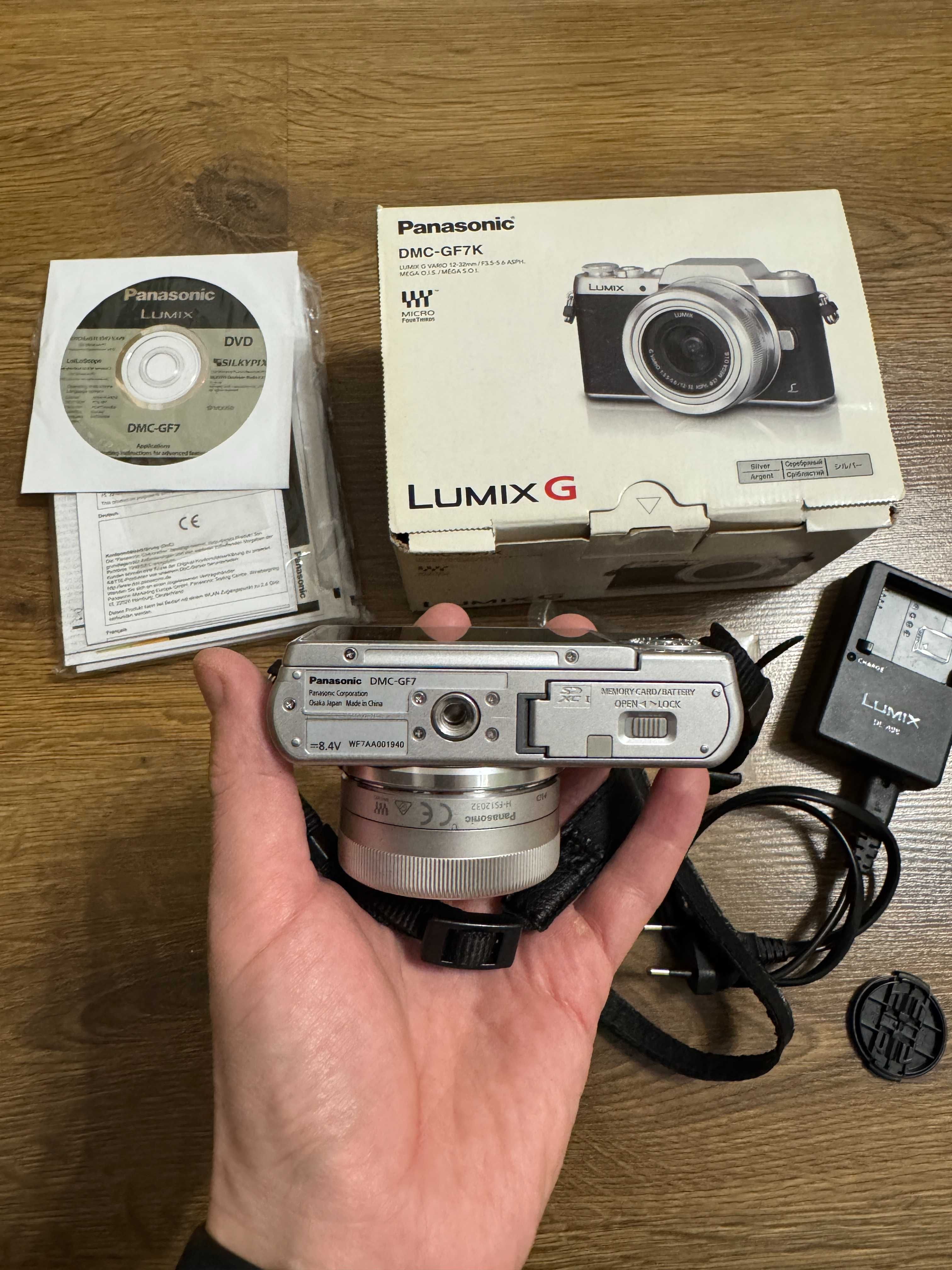 Бездзеркальний фотоапарат Panasonic Lumix DMC-GF7 kit (12-32mm)