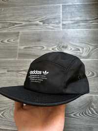 пятипанельная кепка Adidas NMD