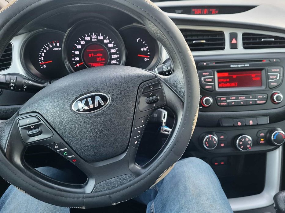 Kia ceed 1.4 bezwypadkowy książka serwisowa