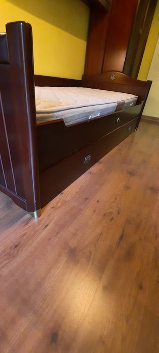 Cama de solteiro dupla de mogno lavável com colchões novos