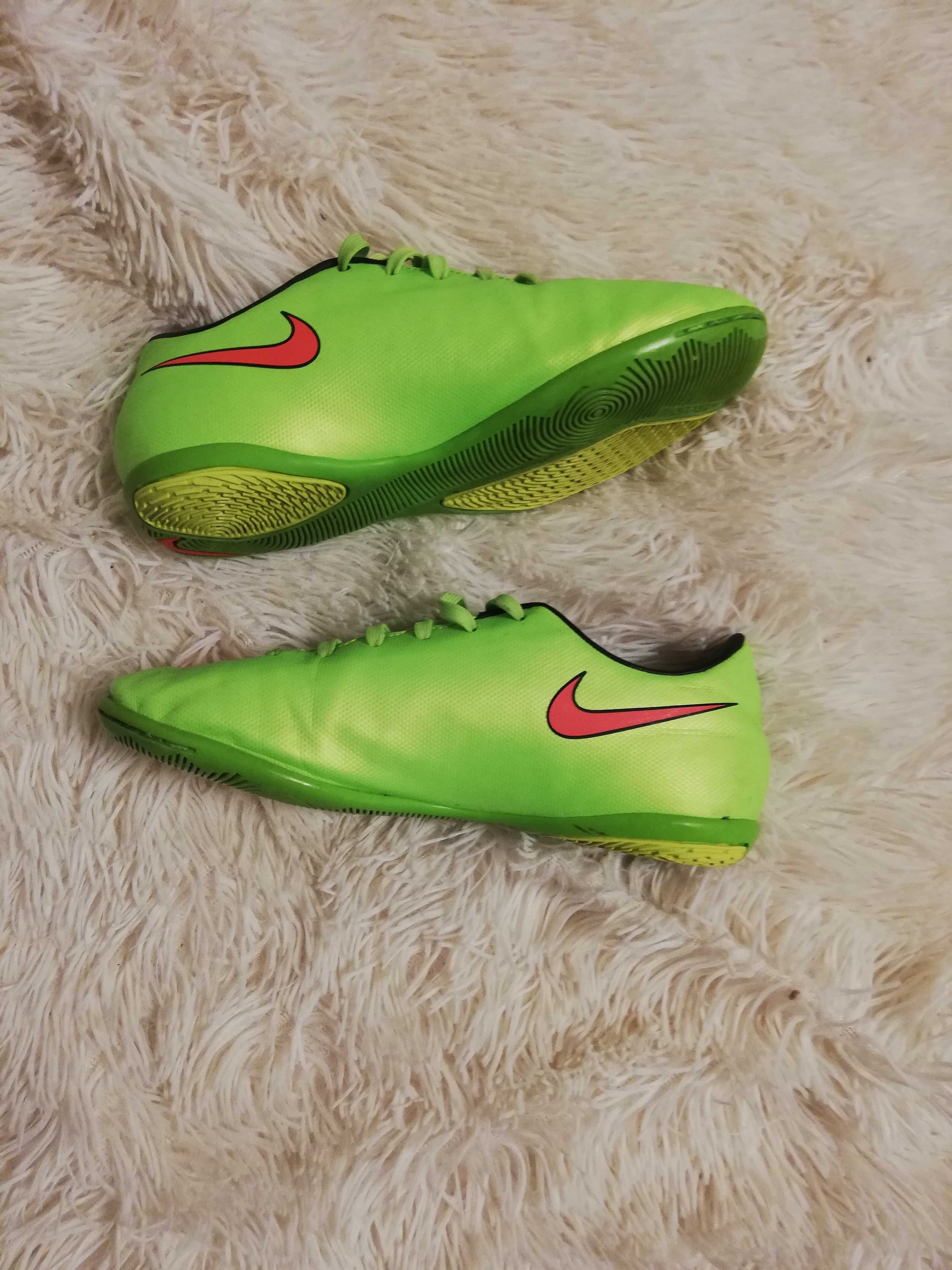 Nike Mercurial 34 halówki Nike 34 Mercurial neon