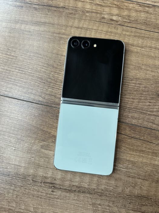 Samsung Galaxy Z Flip 5 8/512GB