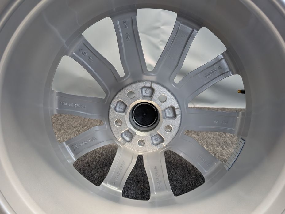 Комплект нових оригінальних титанових дисків Audi 5/112 R20 5*112 20