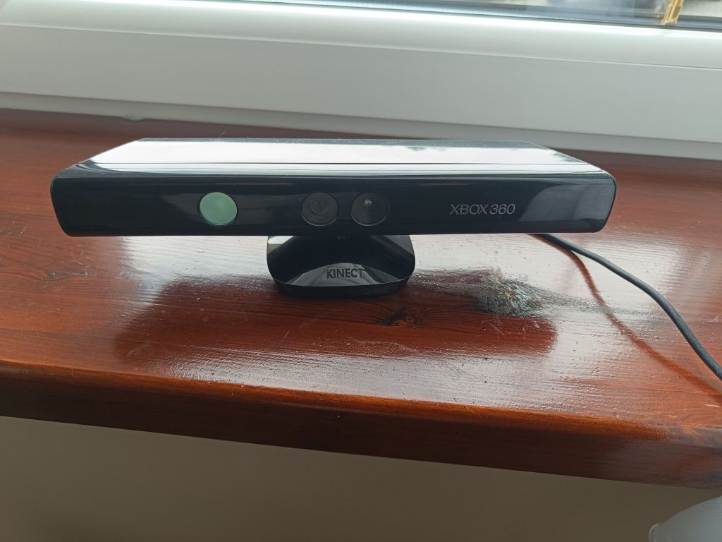 Xbox 360 + Kinect + Gry – Zestaw Gotowy do Gry!