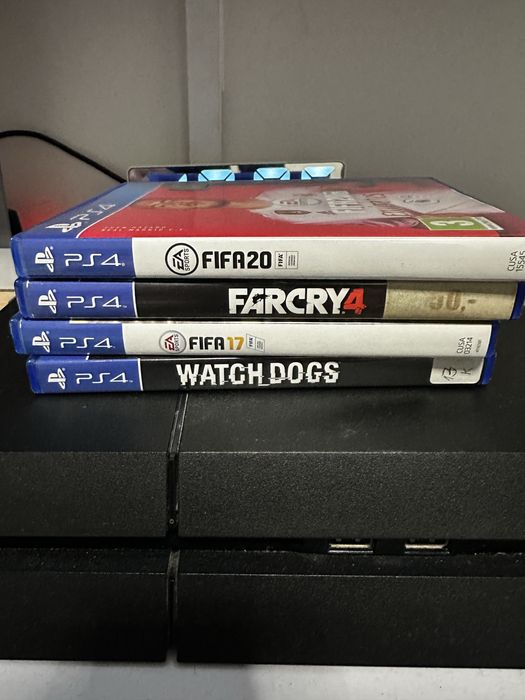 Playstation 4 1tb+4 gry