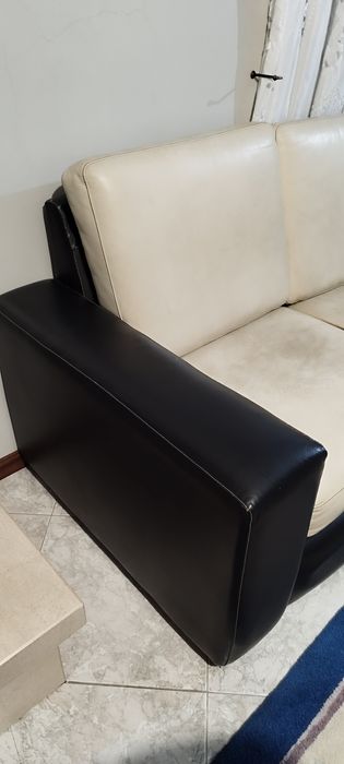 Sofá em pele usado