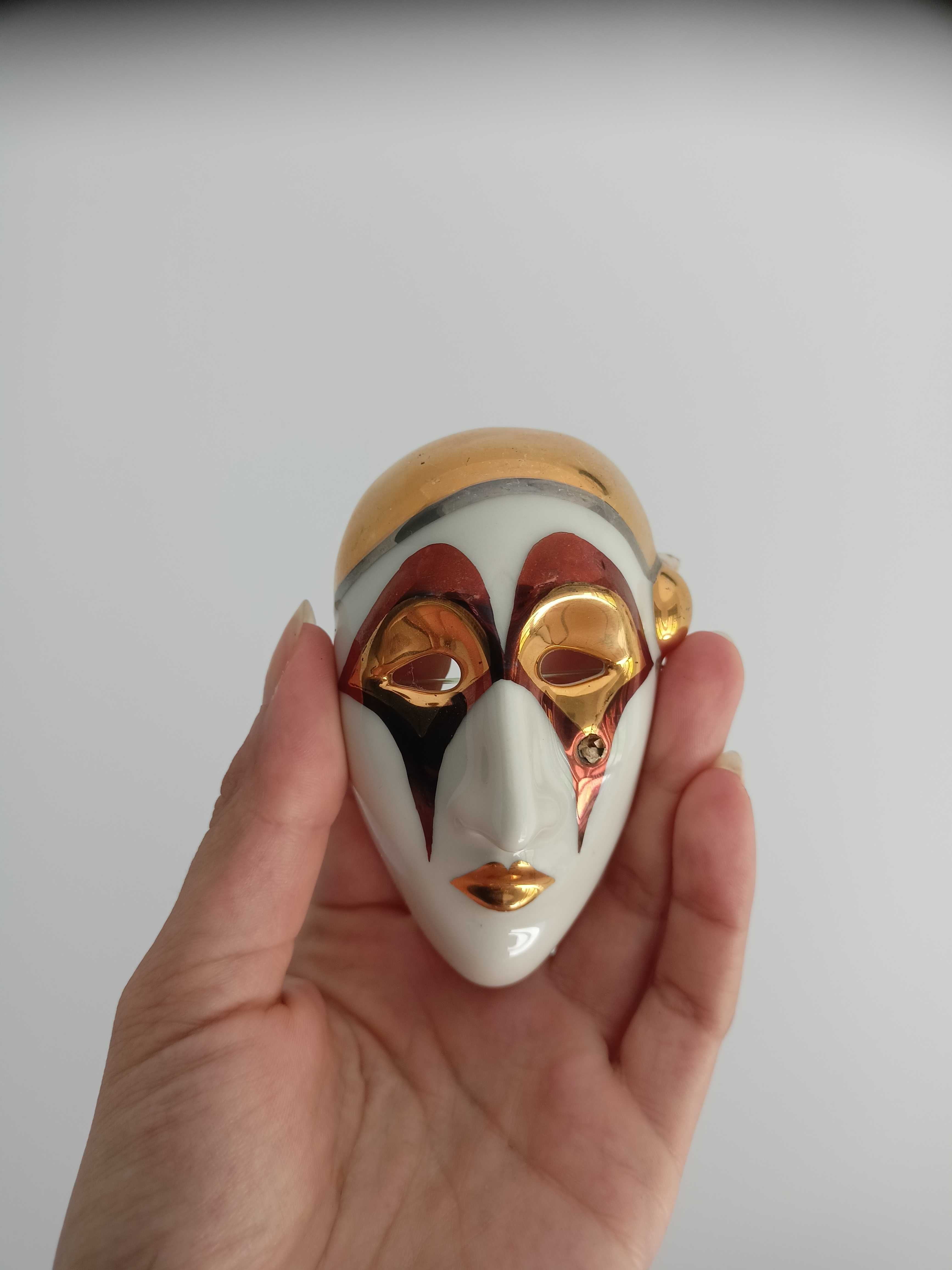 Śliczna mała maska galos porcelana