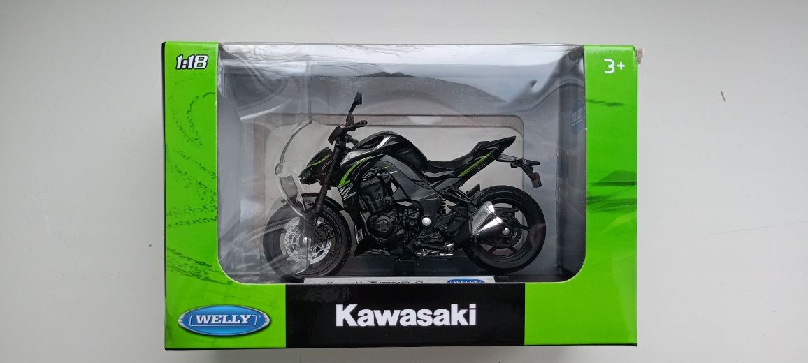 Масштабна модель 2017 Kawasaki z1000 R edition