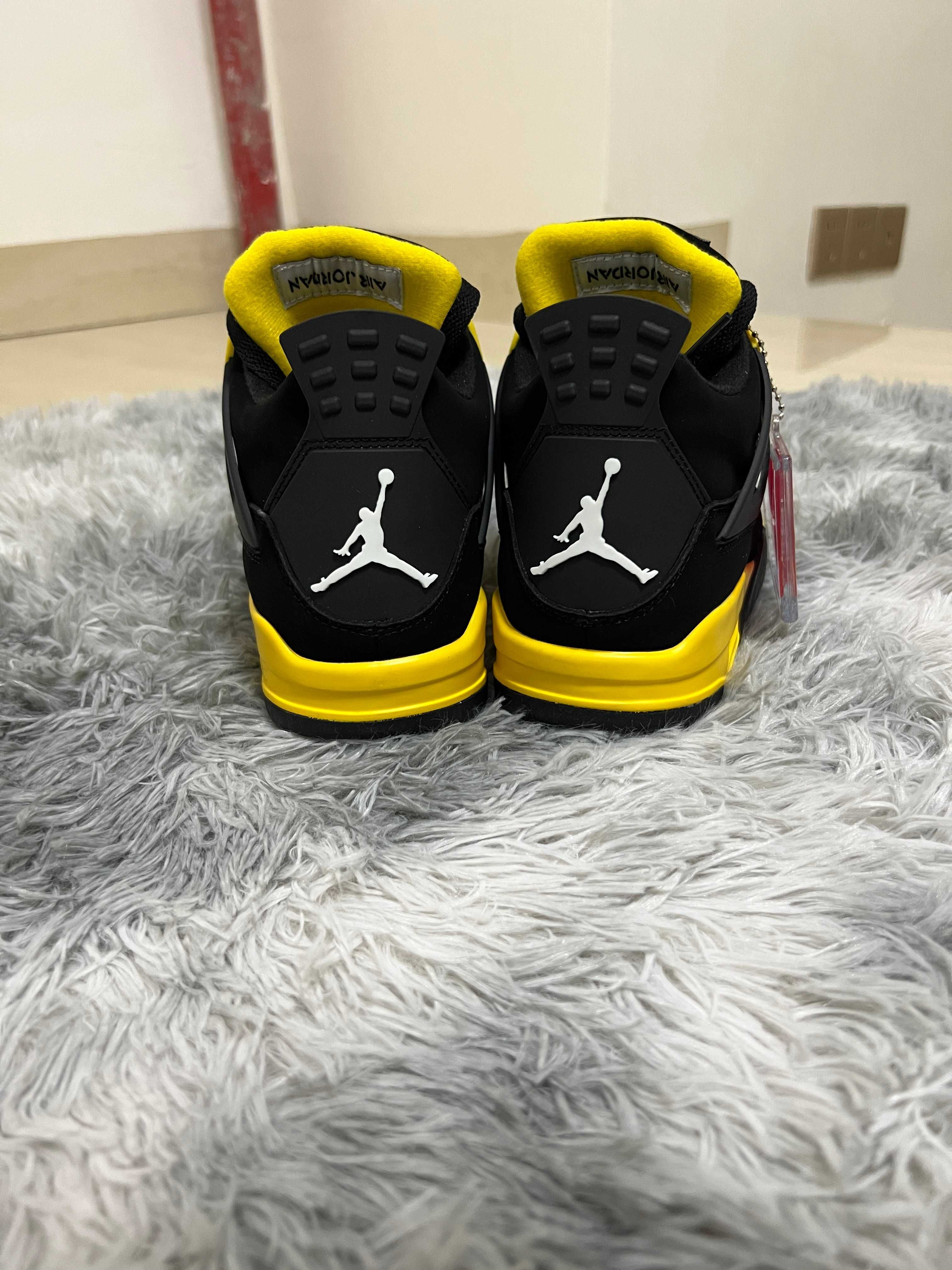 Jordan 4 Retro Thunder Eu 44