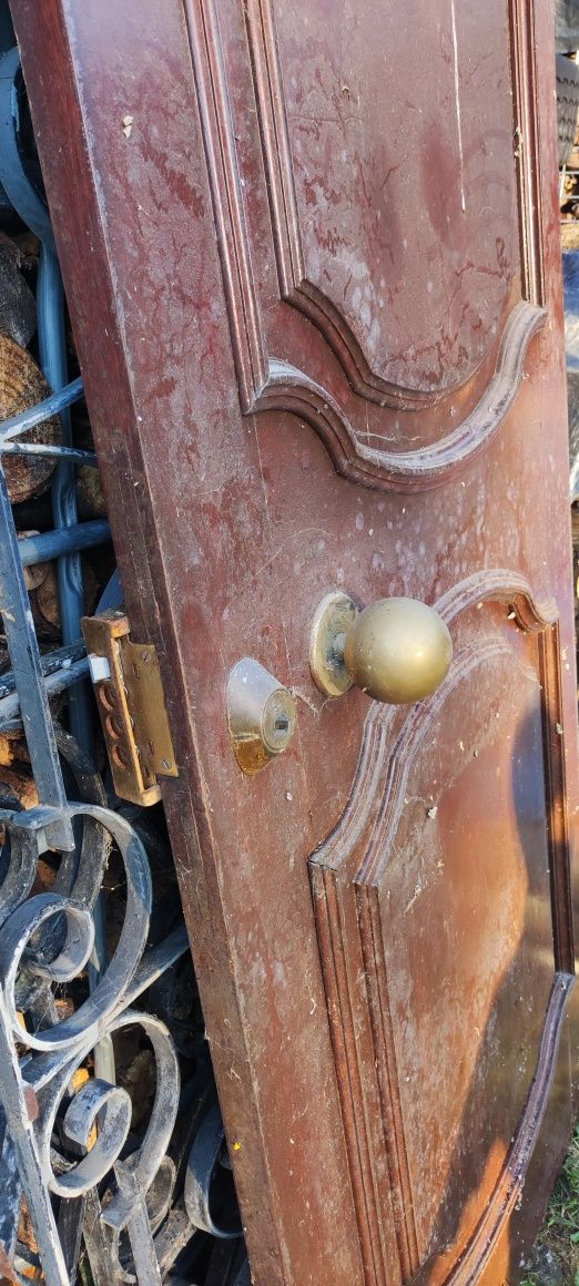 Portas e janelas madeira maciça