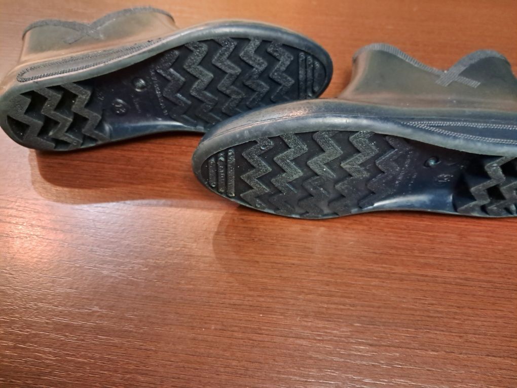 Резиновые ботинки/сапоги, по стельке 24