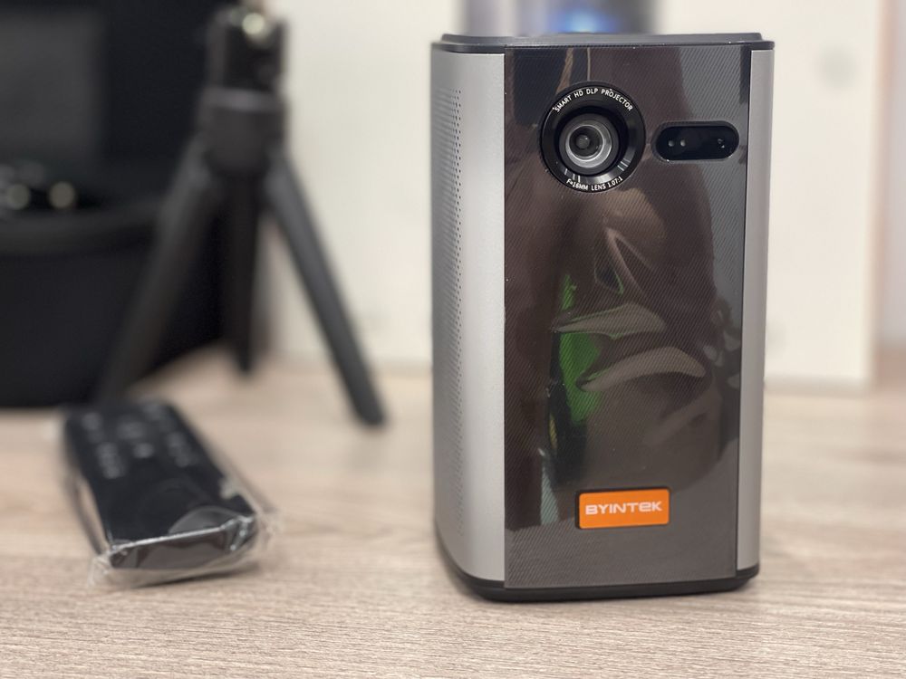 Міні проектор BYINTEK P70 3D з акум 8000 mAh Android 9 FullHD 4K