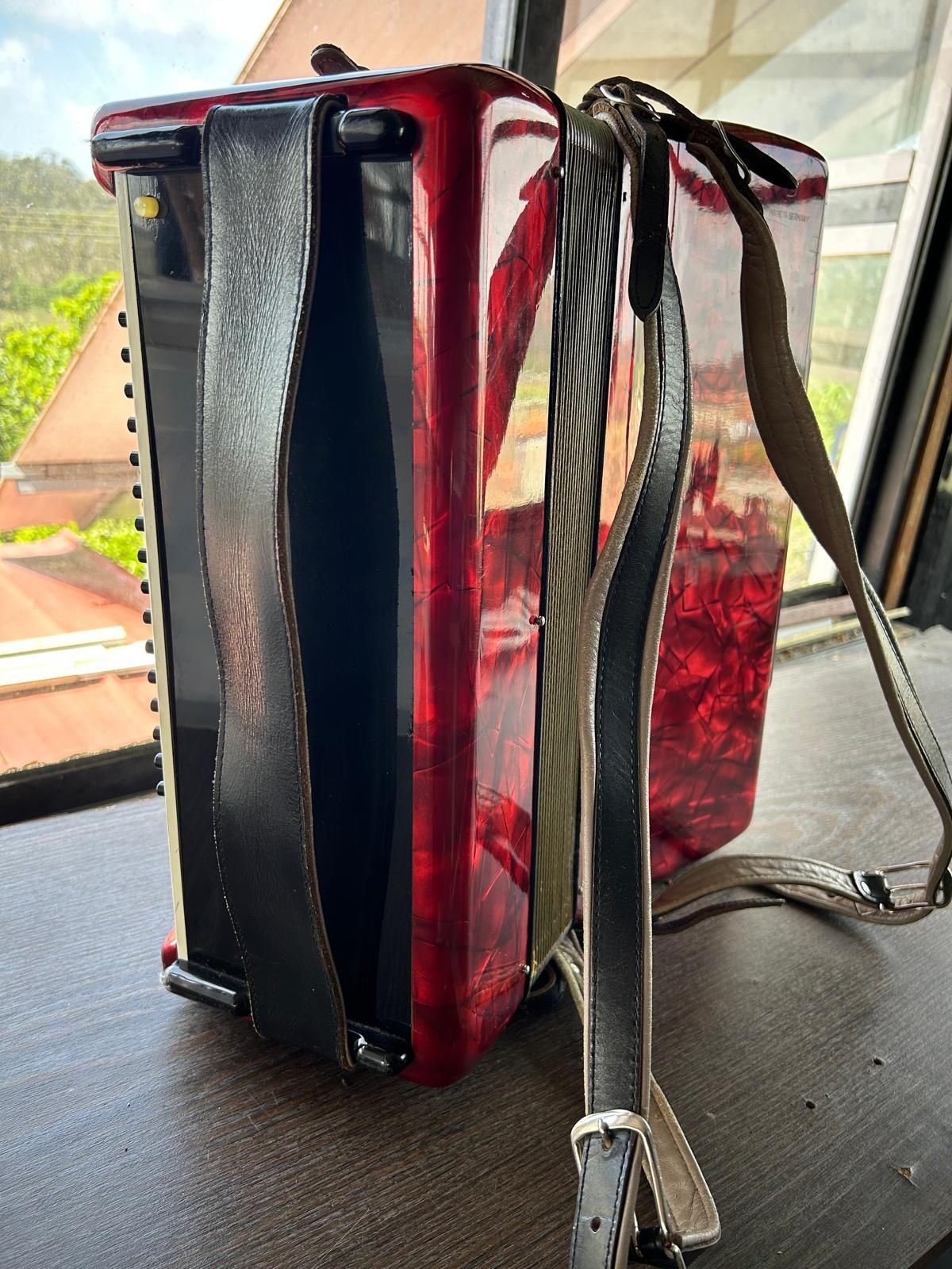 Acordeão Hohner Verdi II N