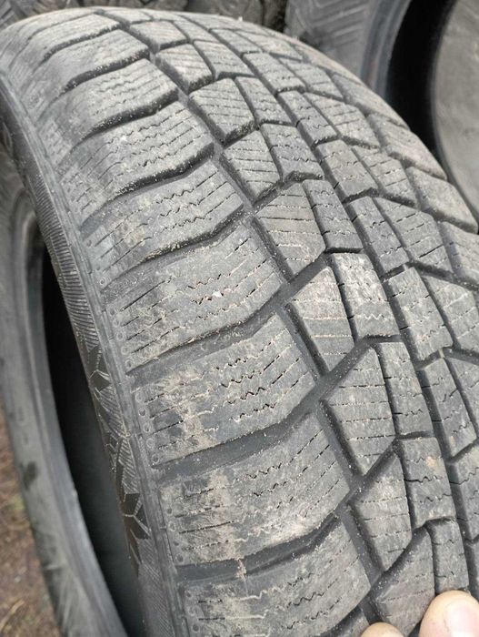 195/65 R15 зима.
